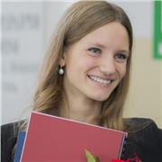 Laureata in Economia si propone per lezioni di inglese o matematica o aiuto compiti per ragazzi